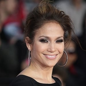 Jennifer Lopez will add some style to the show when she guest stars on 