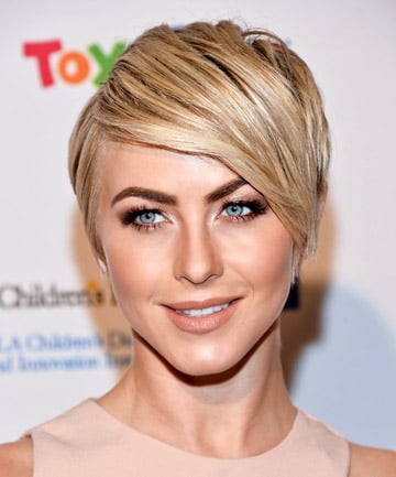 Julianne Hough's Eye-Enhancing Pixie Cut 