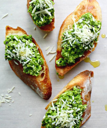 Pea Mint Pesto Crostini