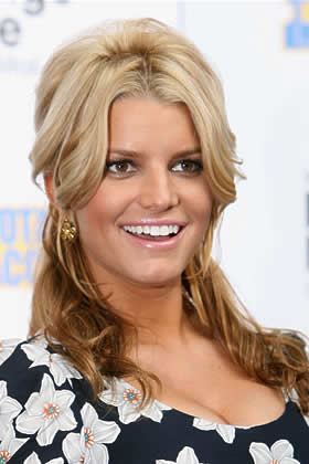 Half Updo: Jessica Simpson 