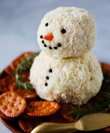 Easy Snowman Cheese Ball