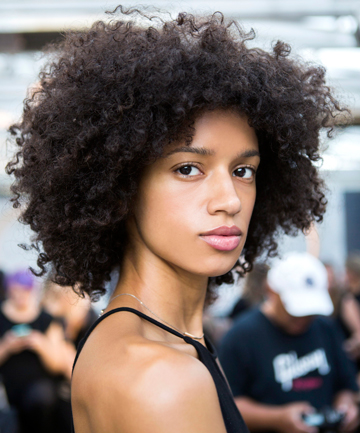 Kinky hair and tight curls