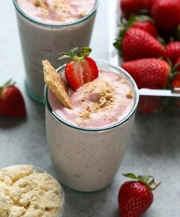 Strawberry Cheesecake Protein Smoothie