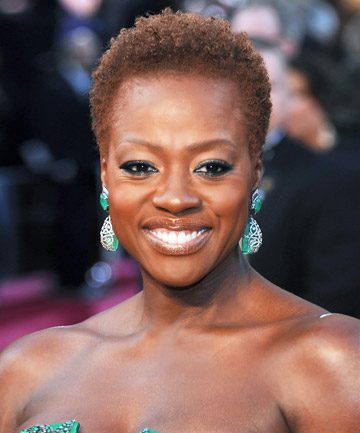 Viola Davis' Dyed Natural Hairstyle