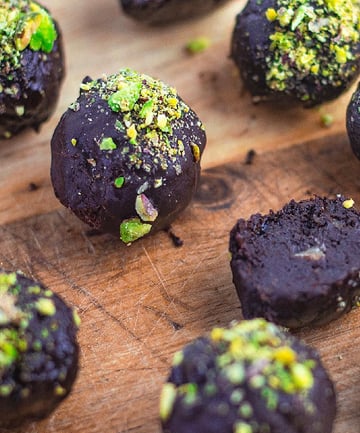 Raw Brownie Truffles With Pistachios