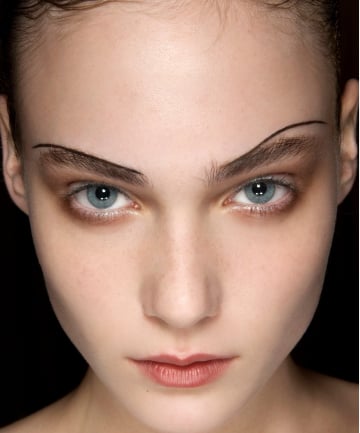 Pencil thin eyebrows