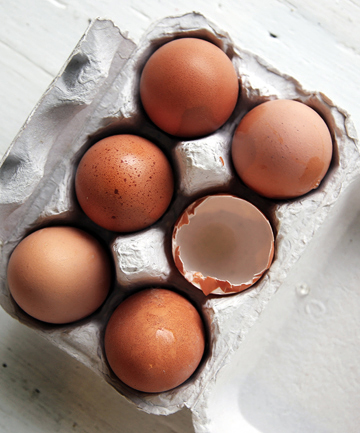 Using raw egg white as a face mask