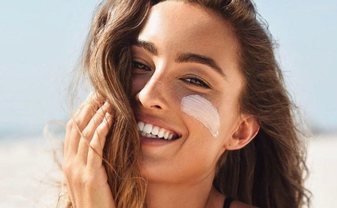 Australian Pink Clay Masks Are the Secret to a Fresh-Faced Complexion