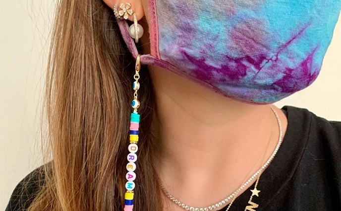 12 Cute & Stylish Mask Chains You Should Order, Stat