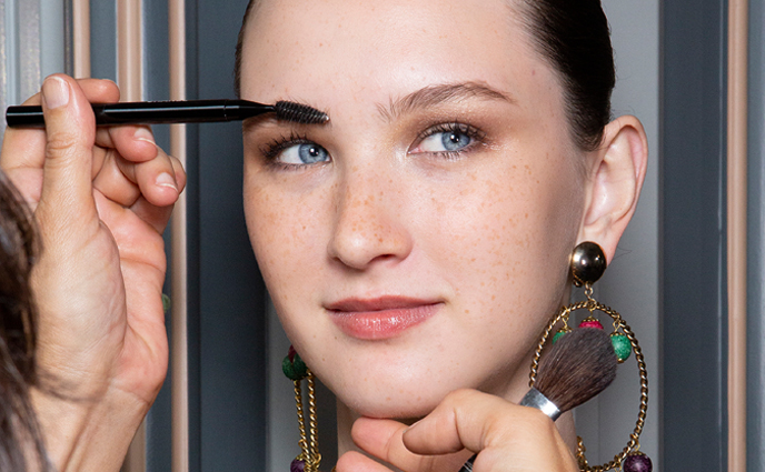 How to Tweeze Your Brows Like a Pro, According to, Well, a Pro