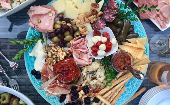 How to Make the Charcuterie Board of Your Dreams