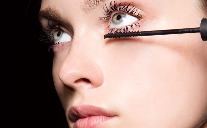 5 Natural Ways to Grow Your Lashes