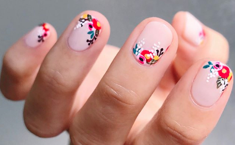 22 Spring Floral Manis You'll Want to Copy ASAP