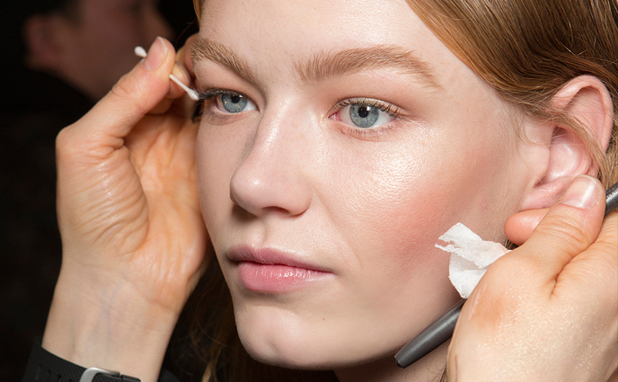 7 Genius Hacks for Removing the Most Stubborn Makeup 