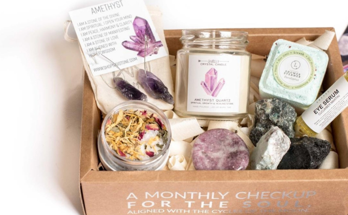 Our 10 Favorite Subscription Boxes for Spring 2019